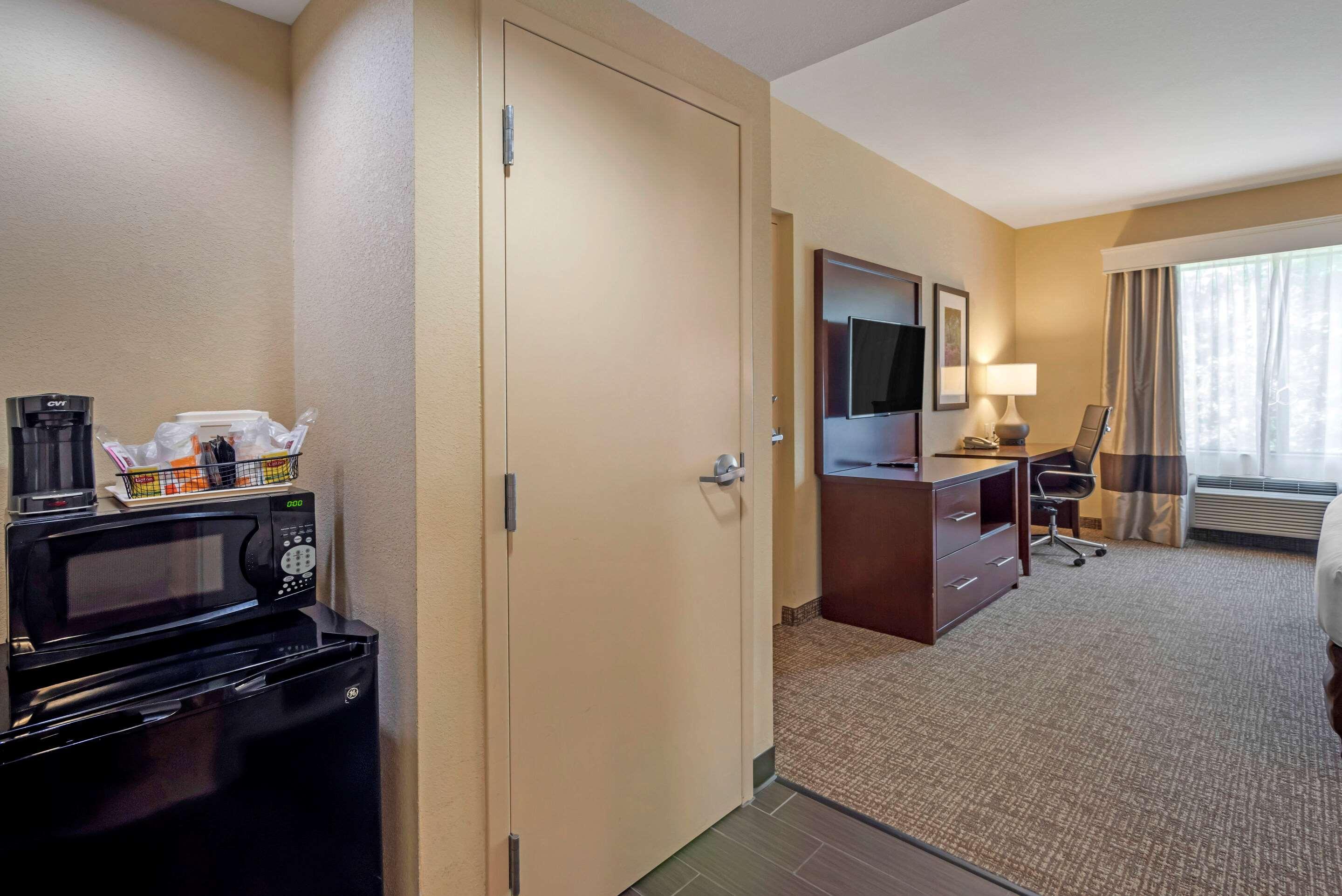 Comfort Suites Fredericksburg North Экстерьер фото